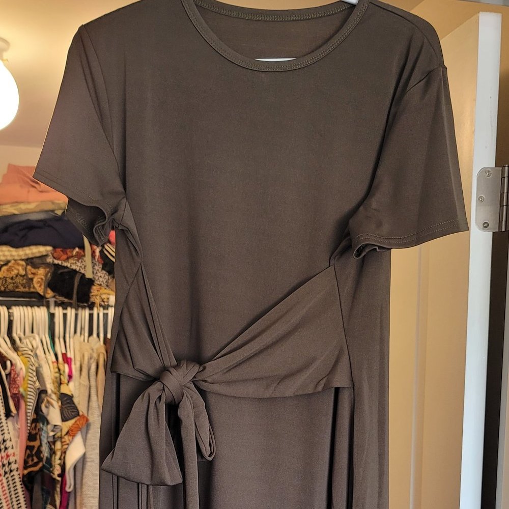 Army green wrap dress - size Lrg